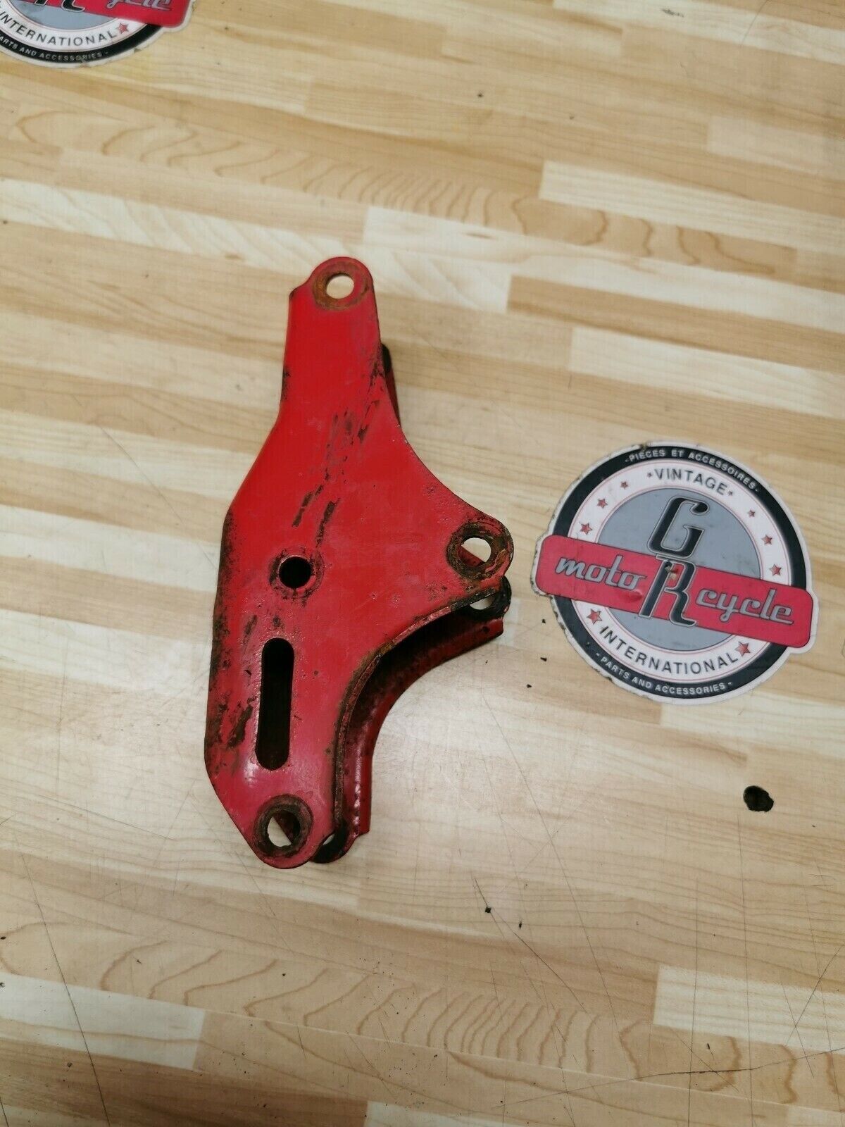 Yamaha TT225 1986 front motor engine mounting mount bracket hanger stay 1987