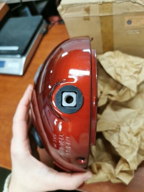 NOS Yamaha 1976 XS650 HEADLIGHT BODY 533-84330-40-63 SUB 584-84330-61-63 Y128