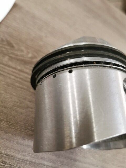 NOS TRIUMPH T150 T160 PISTON KIT STD 70-9741 A5