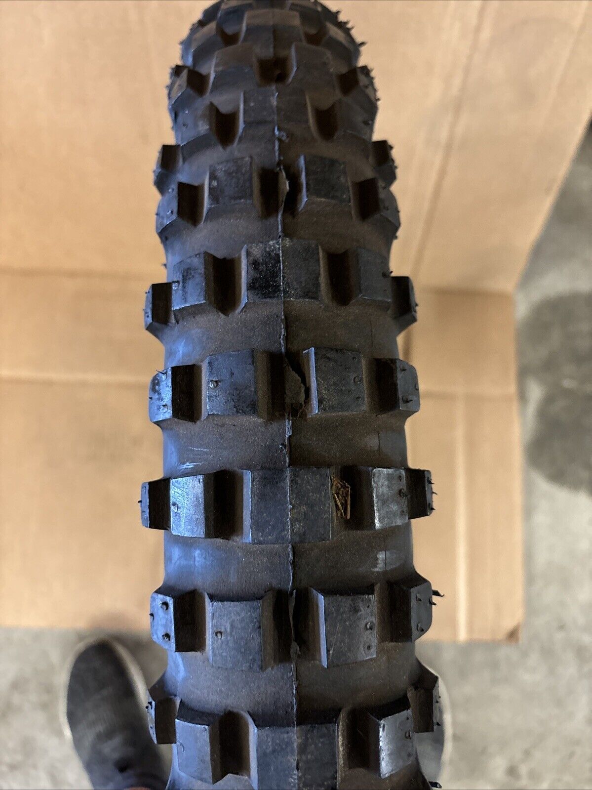 NOS CHENG SHIN C-163 TIRE 3.25X19