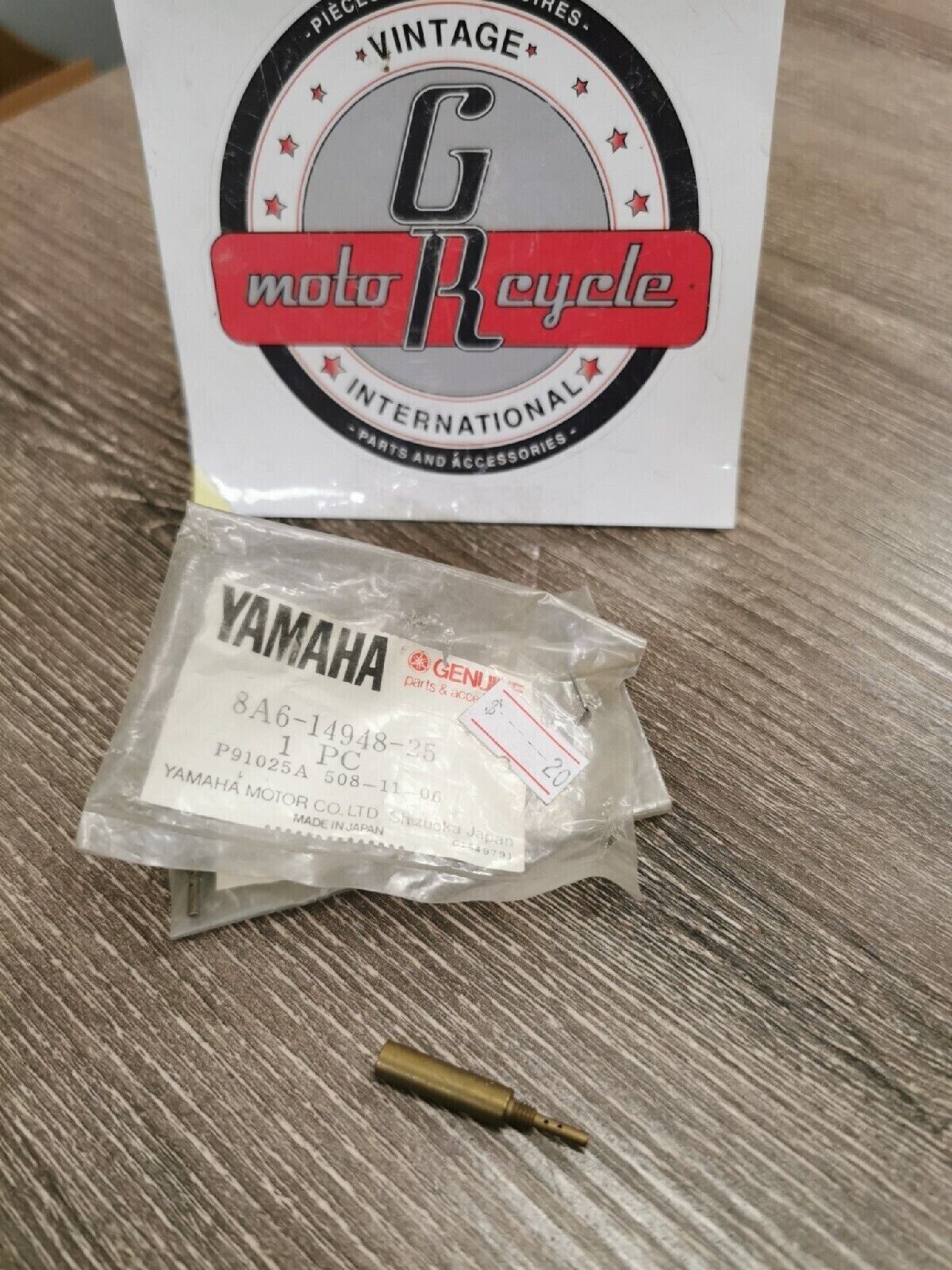 NOS YAMAHA EC540 1979 - 1990 INVITER Carburetor Jet 8A6-14948-25 Y56