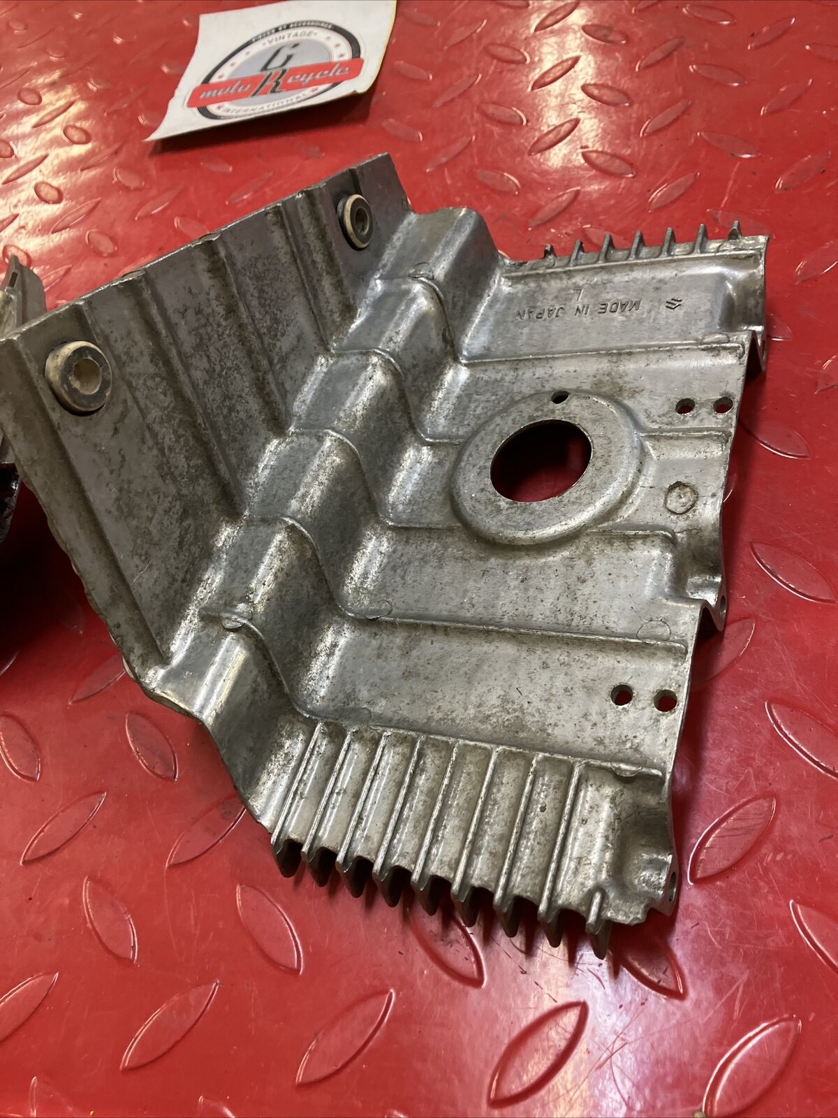 Suzuki GT250 left right cylinder head cover ram air U2