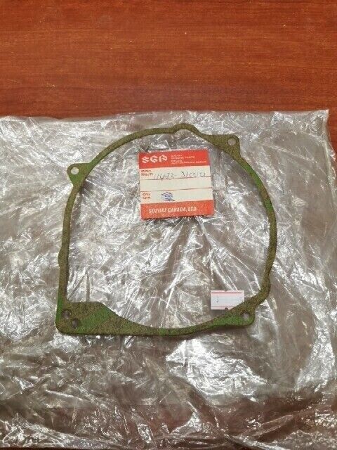NOS Suzuki 1972 - 1977 GT750 LEFT CRANKCASE GASKET 11483-31000 S32