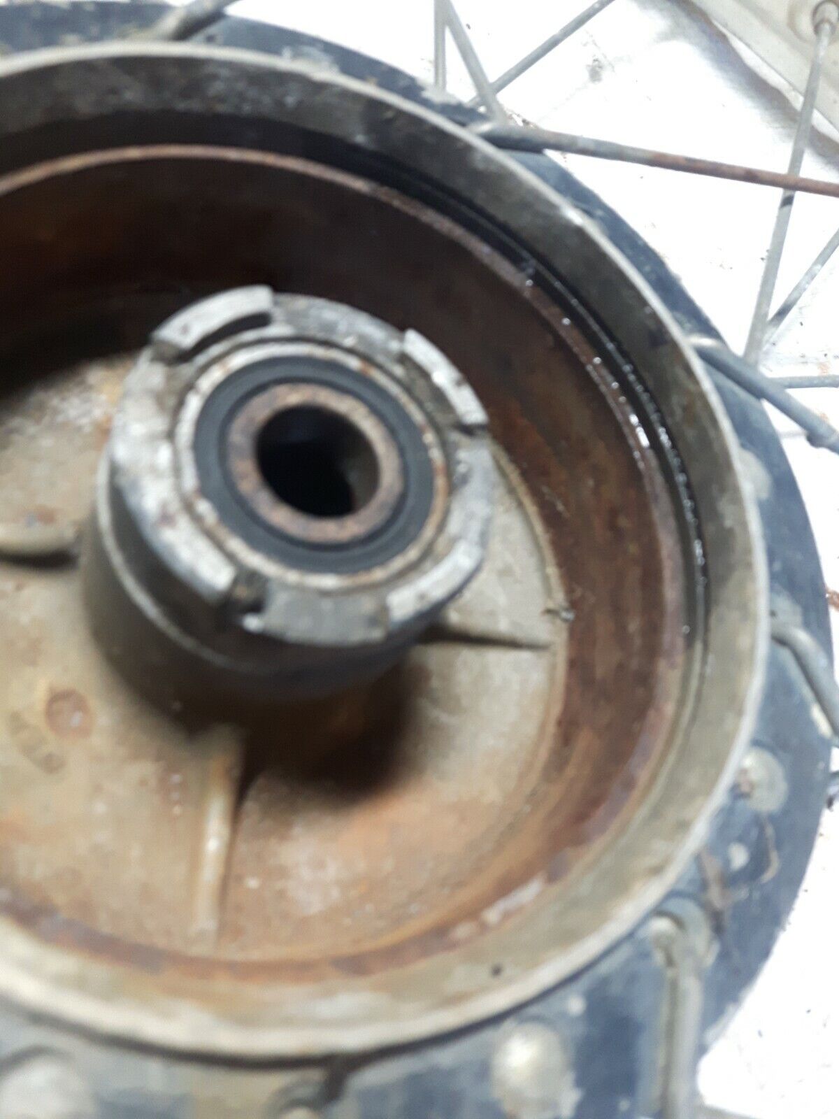 Honda XR200R 1983 front wheel rim hub 44601-KB9-010 .