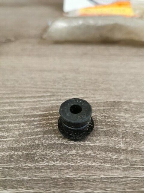 NEW NOS SUZUKI TS75 TC100 TC100 AC50 RM100 CARBURETOR PLUG 09250-14002 S38