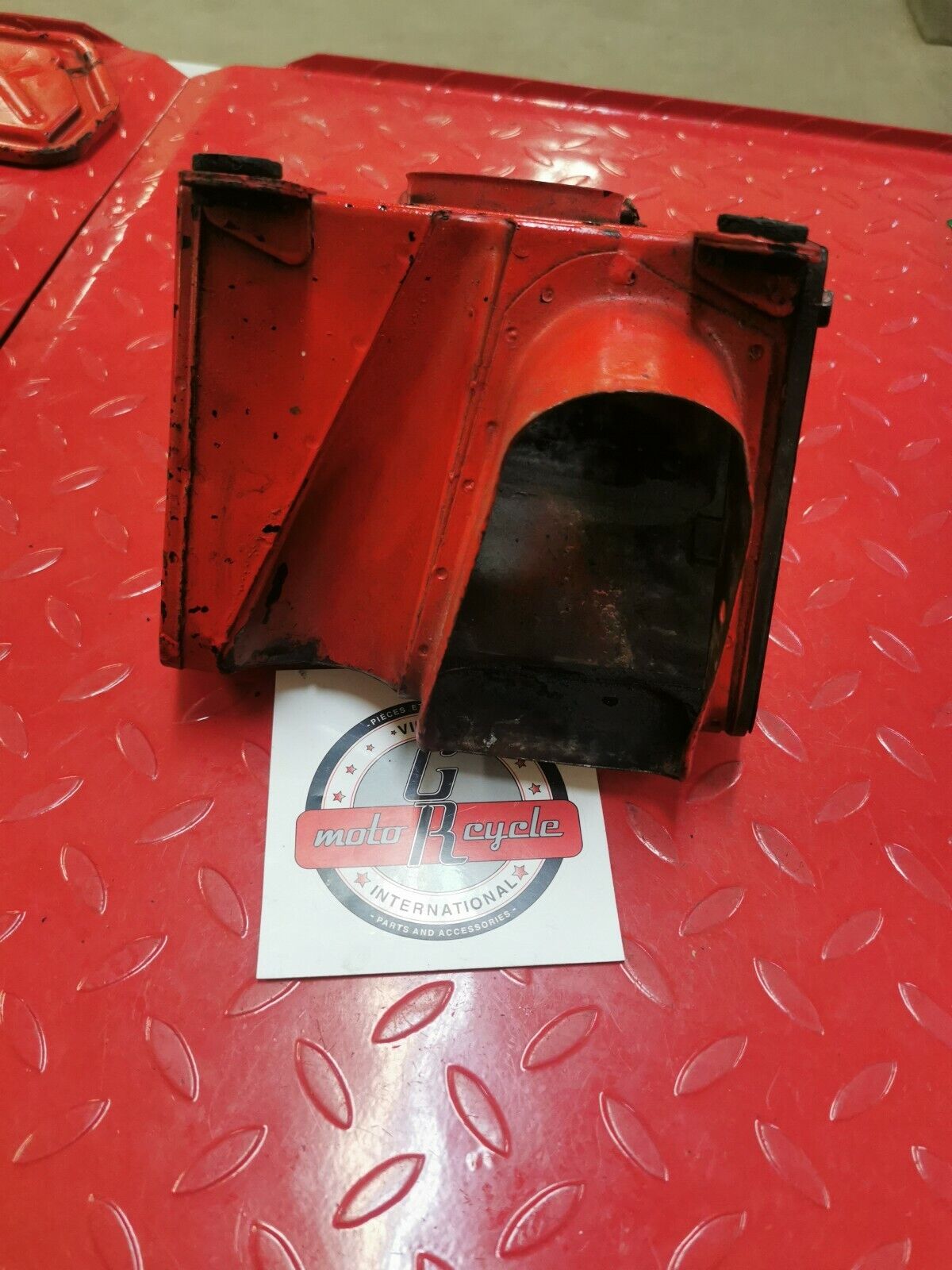 Honda CR250M 1976 airbox air box cleaner filter housing 1975
