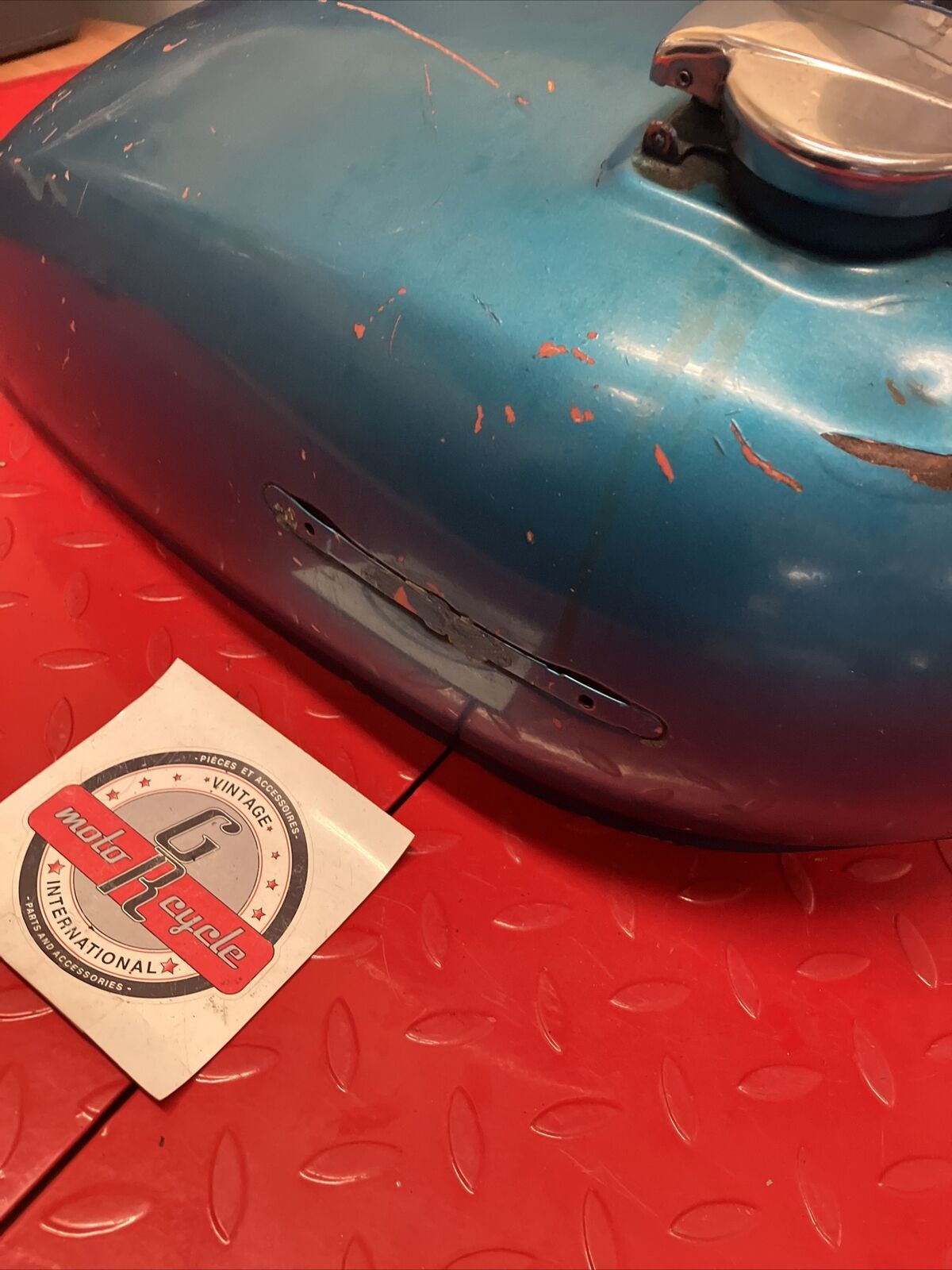 Honda CB550 1974 Fuel tank gas petrol reservoir PETCOCK NOT INCLUDED