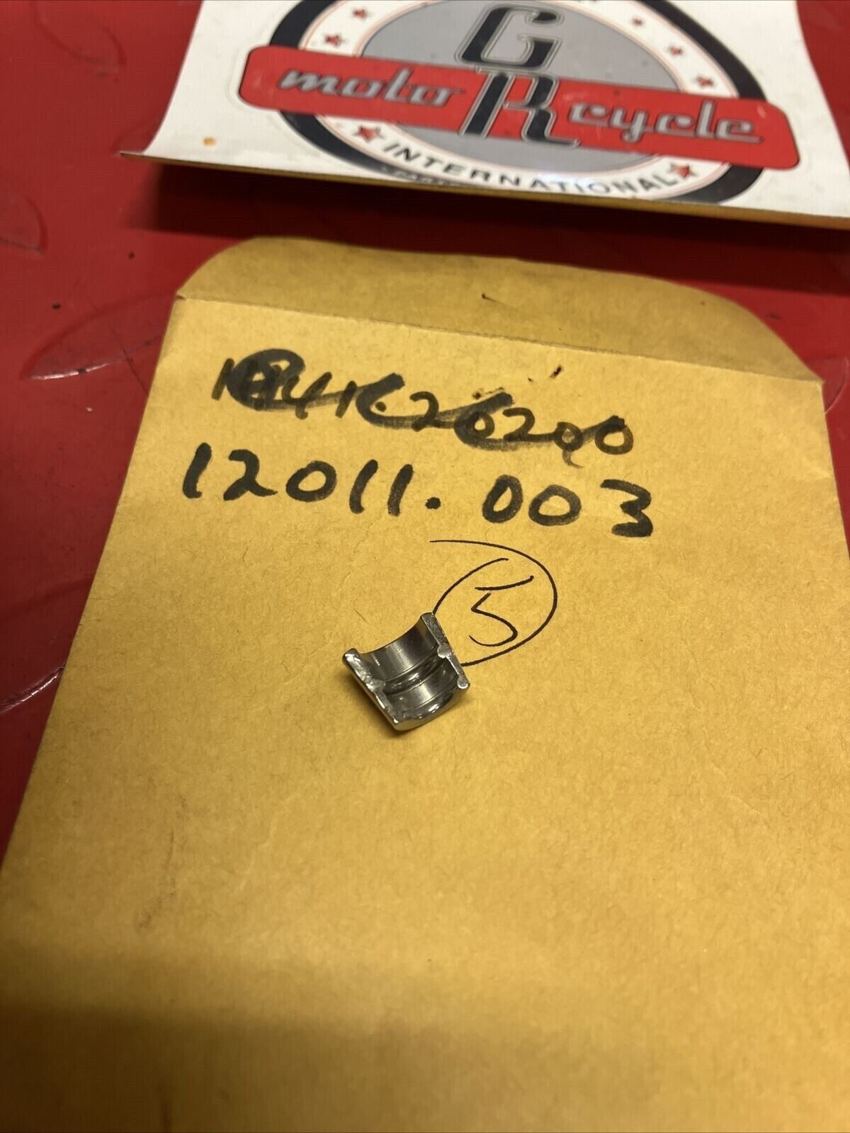 NOS KAWASAKI KZ750 VALVE SPRING COLLAR SPLIT KEEPER 12011-003 K19