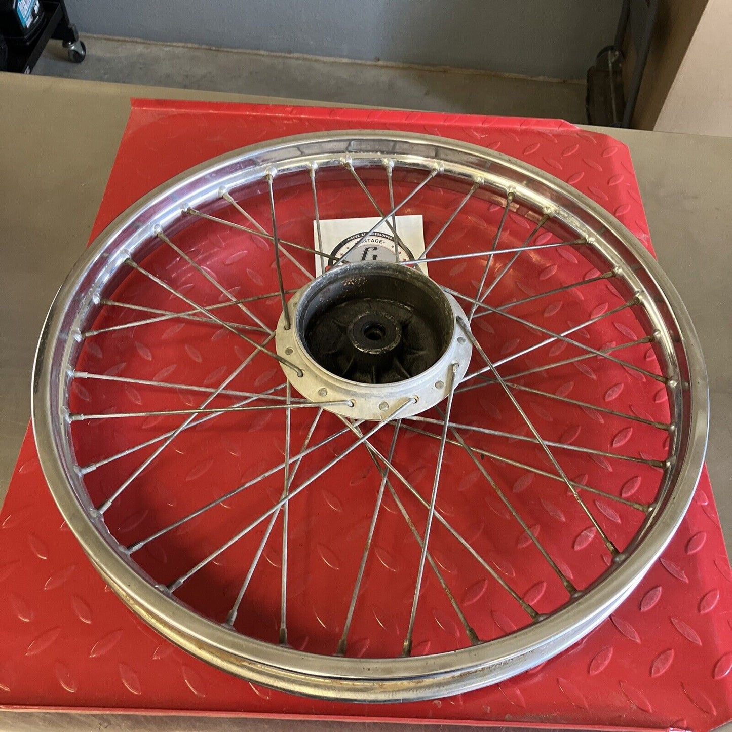 Kawasaki KE125 1978 front wheel hub rim