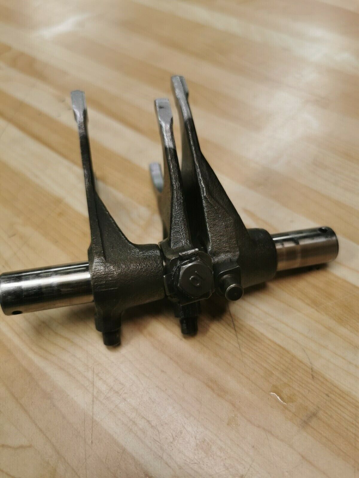 Honda XL600R 1986 transmission gearshift gear shift fork shaft 24211-MG3-000
