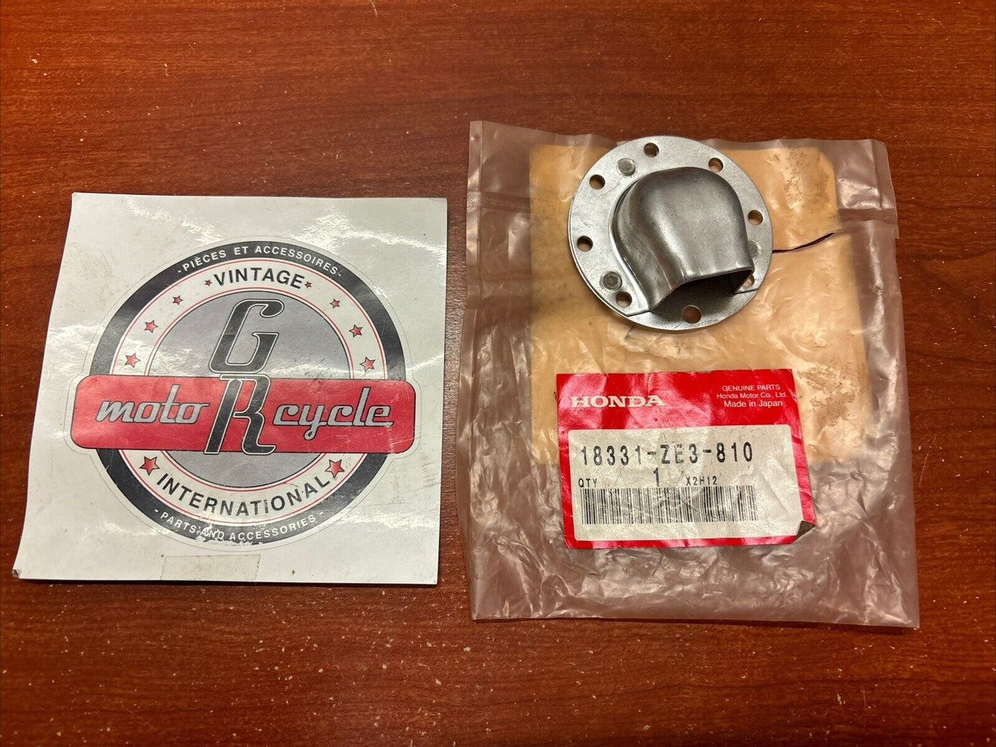 NOS Honda GX340 GX390 FRC800K1 MUFFLER CAP 18331-ZE3-810 SUB 18331-ZE3-811 H184