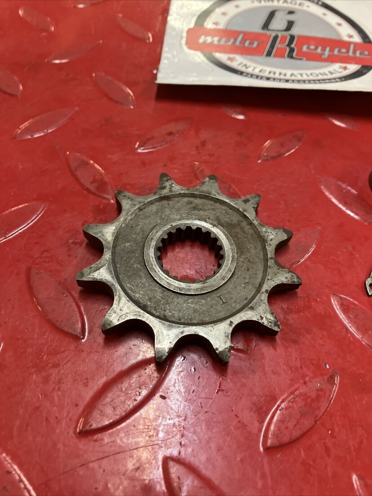 Suzuki RM125 1985 Front sprocket 12T 1984