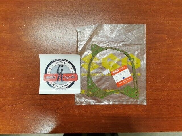 NOS Suzuki 1972 - 1977 RV90 MAGNETO COVER GASKET 11483-23001 S32