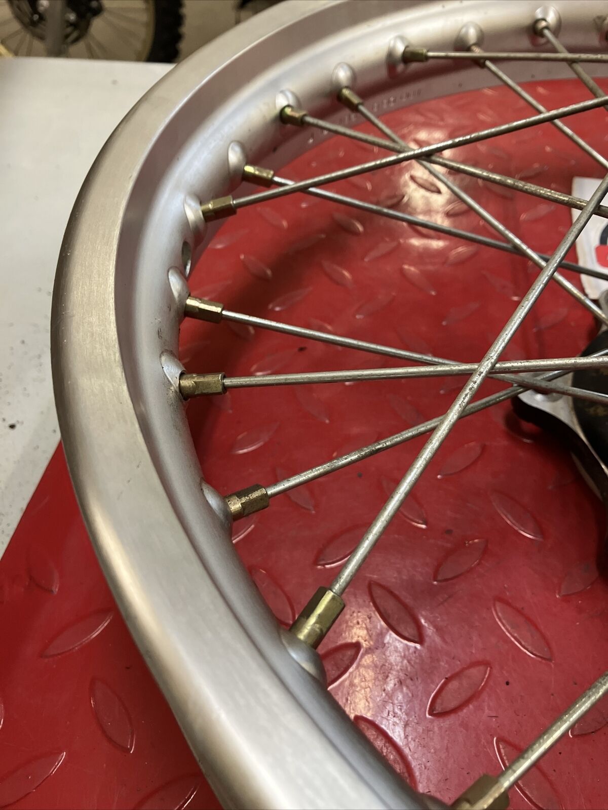 Honda XR250R 1991 rear wheel hub rim VERY NICE 1990 1992 1993 1994