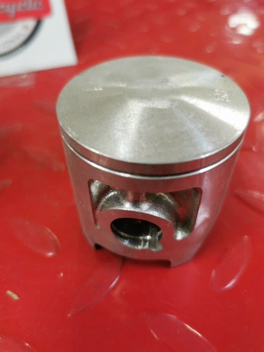 NOS YAMAHA YZ125 1981 PISTON 2 O/S 0.50 3N8-11636-10-00 Y50