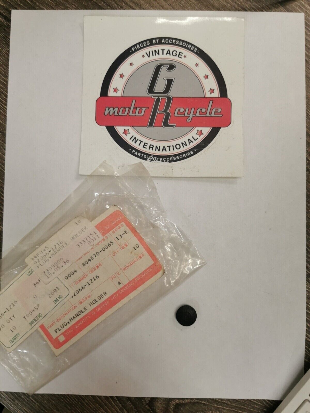 NOS KAWASAKI HANDLE HOLDER PLUG  92066-1216 K32