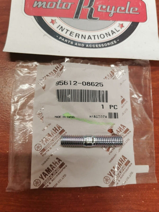 NOS Yamaha YZFR6 XTZ12 XVS13 FZS10 STUD BOLT 95612-08625-00 Y81