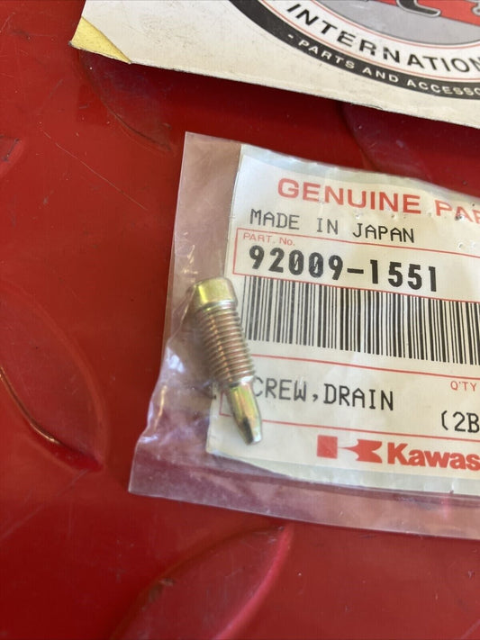 NOS Kawasaki DRAIN SCREW 92009-1551 K15