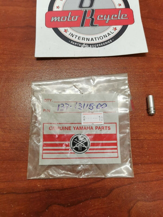 NOS Yamaha SUCTION PIPE CONNECTOR 137-13115-00-00 SUB. 137-13115-01-00 Y68