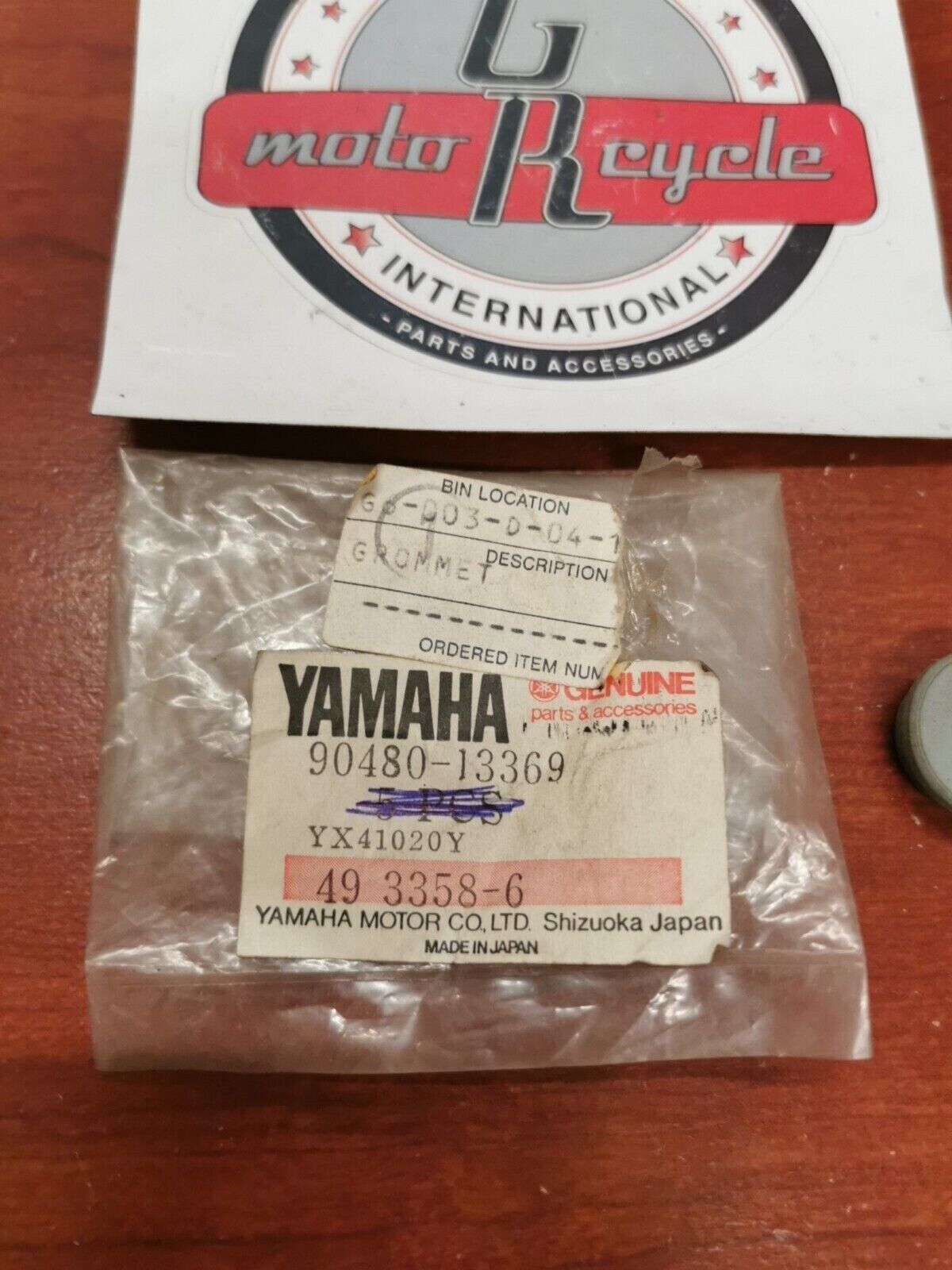 NOS Yamaha EF2000 YZ80 TT600 GROMMET 90480-13369-00 SUB. 90480-13014-00 Y100