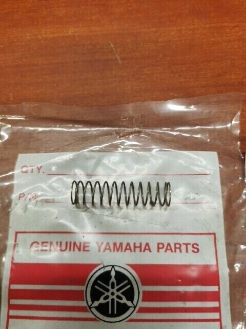 NOS Yamaha DT50 DT80 GT80 GTMX MX80 THROTTLE VALVE SPRING 367-14331-00-00 Y123