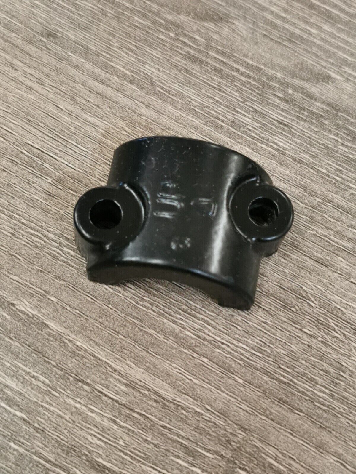 NEW NOS YAMAHA XT350 XV250 1983-2017 MASTER CYLINDER BRACKET 4L0-25867-00-00 Y51