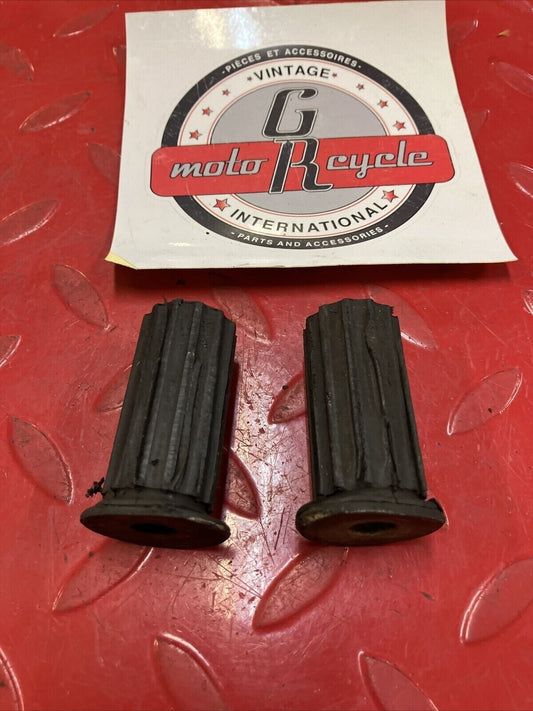 Yamaha RD400 1977 engine motor mount damper rubber . 1976 1979