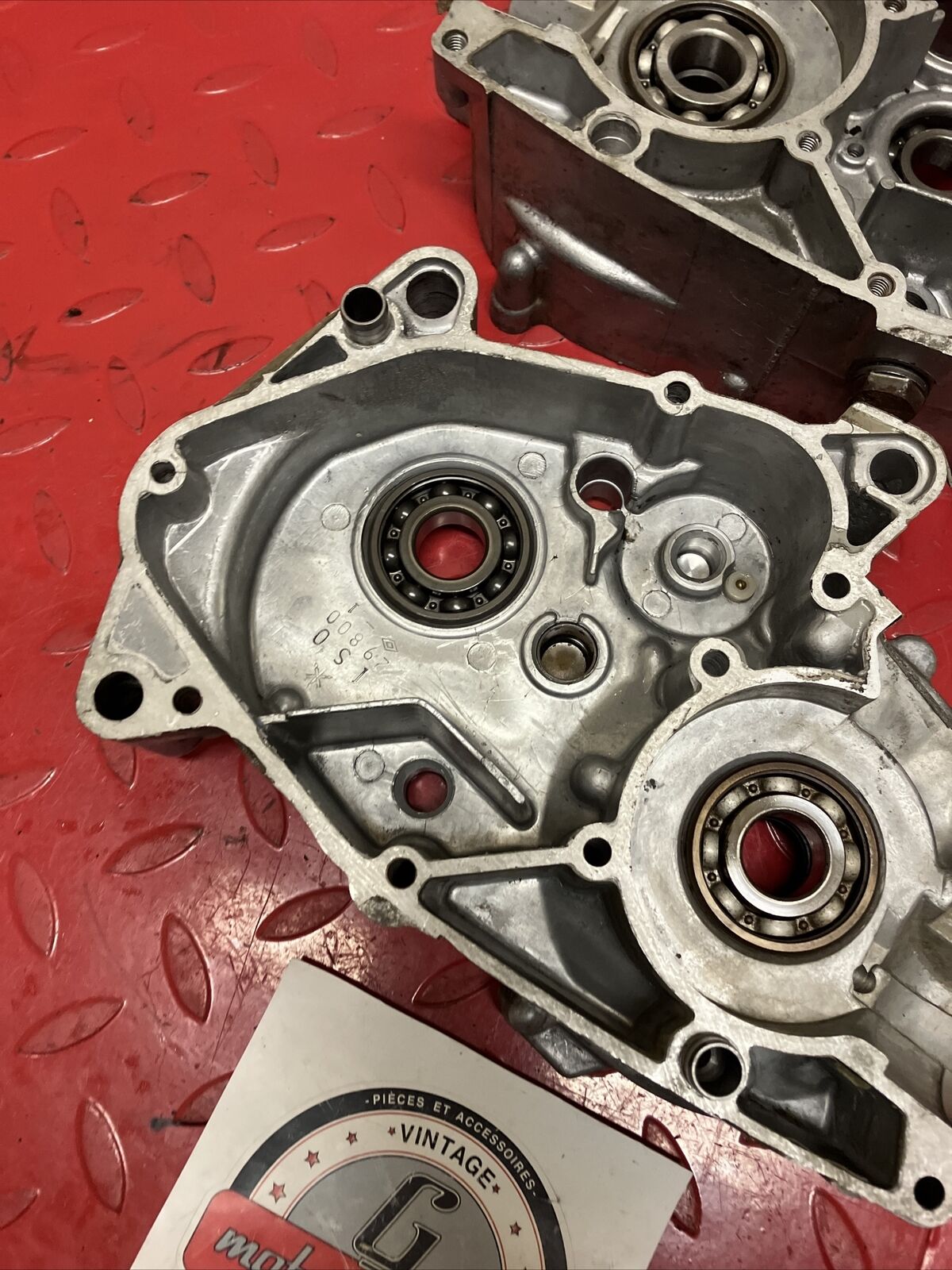 Yamaha U7E 1972 V70 left right crankcase set
