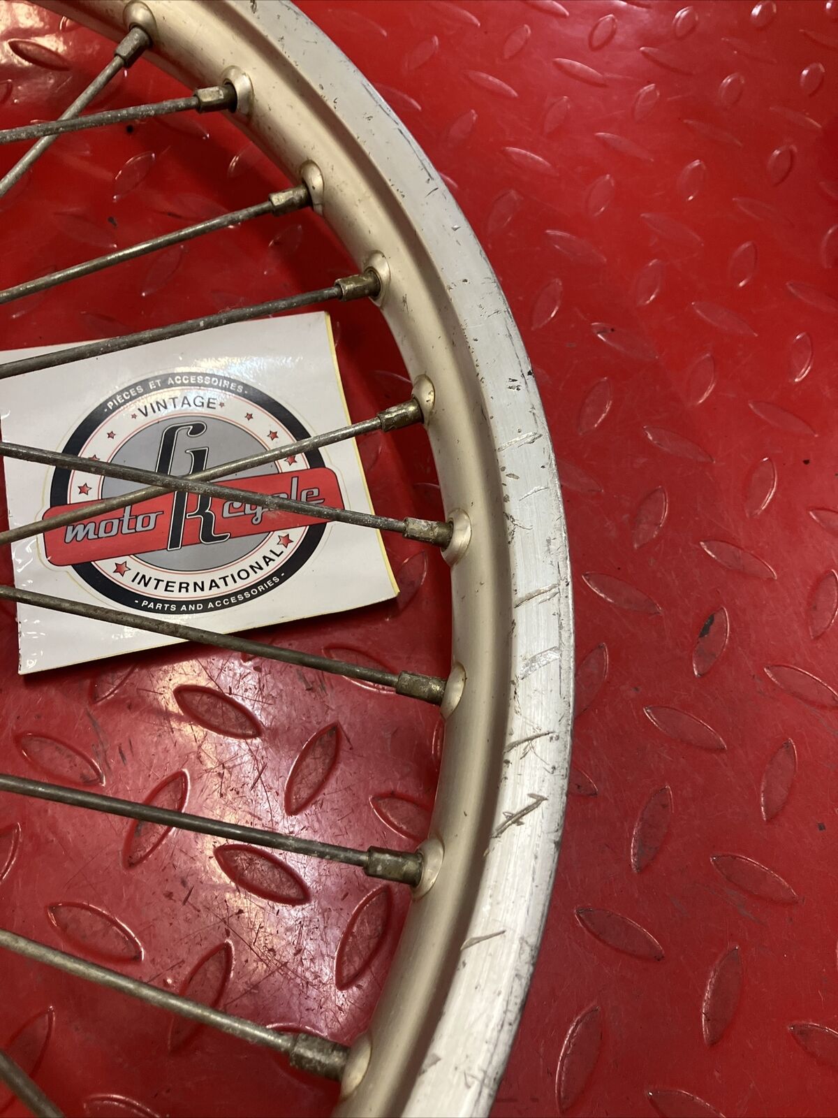 Honda CR125R 1985 front wheel hub CR250R CR500R 446A5-KA3-831 44601-KA3-830ZA
