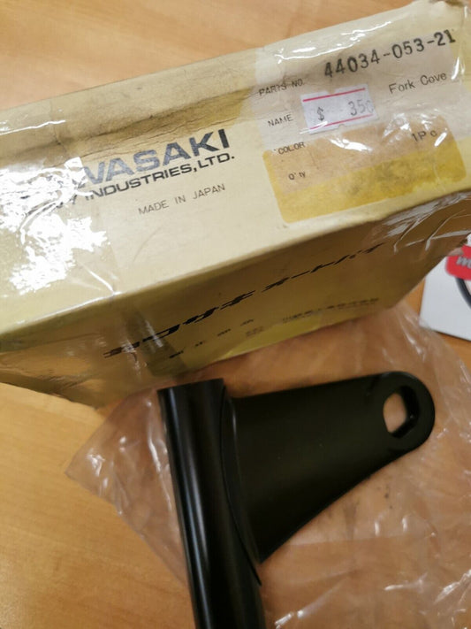 Nos Kawasaki KH 400 1976 - 1978 COVER R H FORK BLACK 44034-053 21  K4