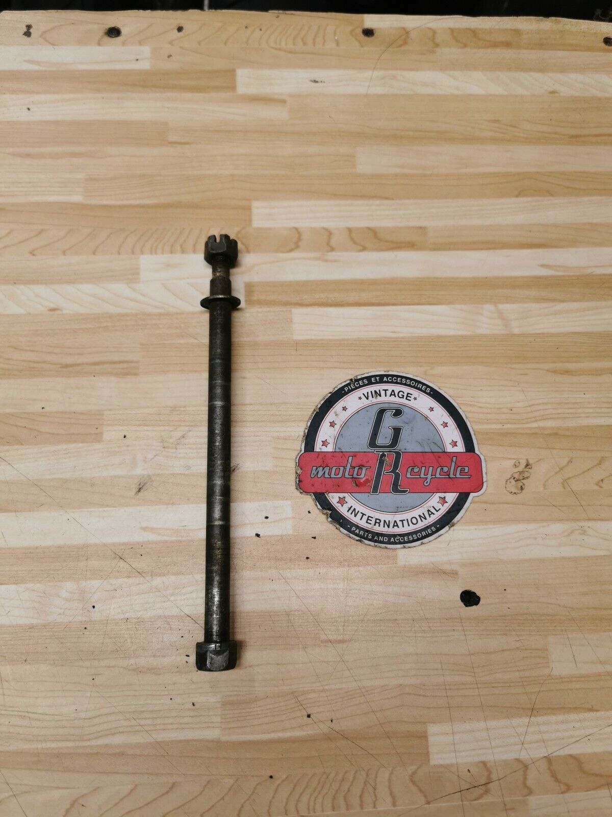 Yamaha XT200 1982 front wheel axle bolt nut