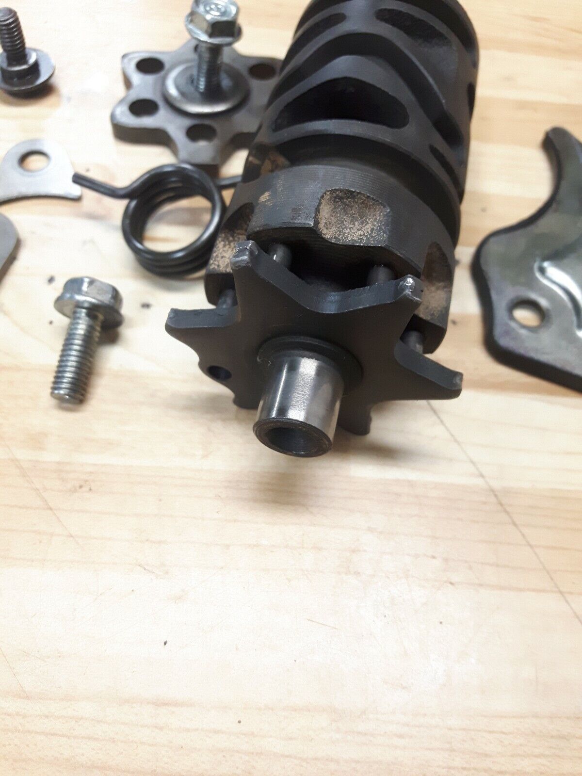 Honda XR200R 1984 transmission gearshift gear shift drum cam arm stopper