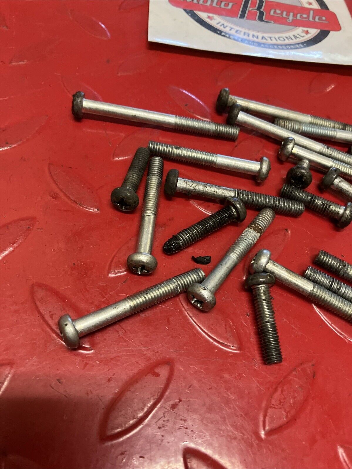 Suzuki TC125 1975 Engine motor crankcase cover bolt hardware