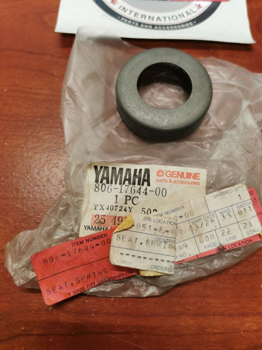 NOS Yamaha GP440 GP433 GP338 GP300 SW433 GS340 SPRING SEAT 806-17644-00-00 Y96