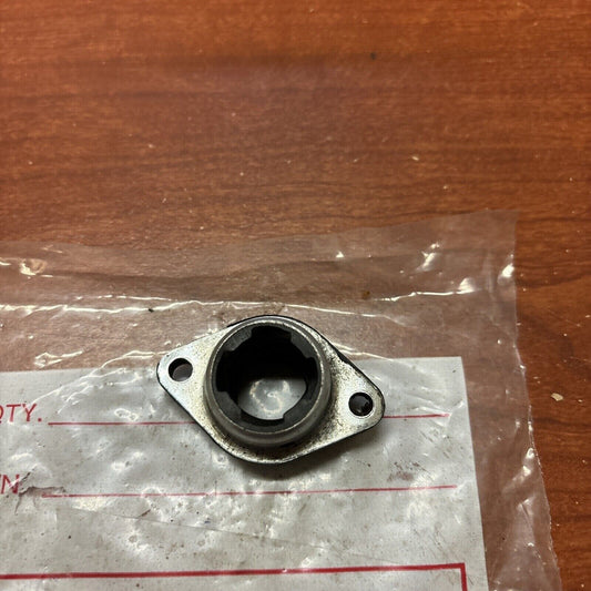 NOS Yamaha RD250 RD350 PUSH SCREW HOUSING 371-16396-00 SUB 256-16396-01-00 Y173