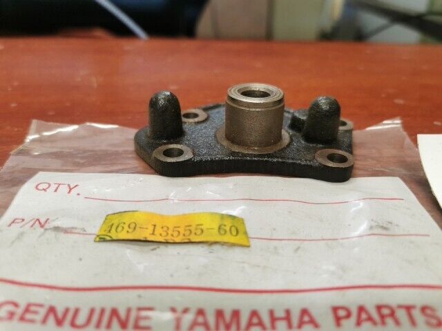 NOS Yamaha 1974 FS1F INTAKE JOINT 469-13555-60-00 Y144