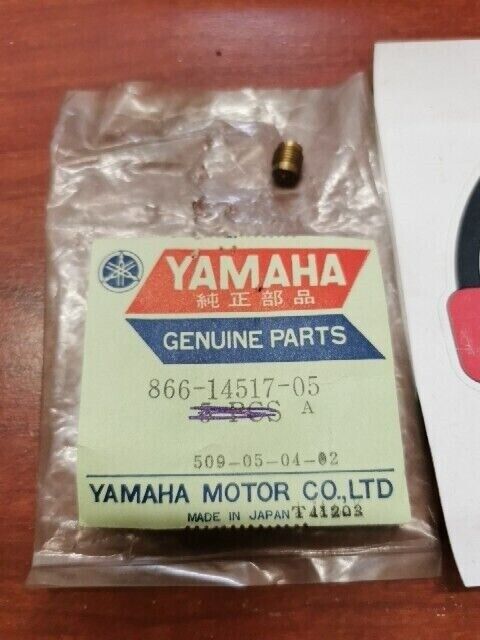 NOS Yamaha 1974 GP433 MAIN JET #205 866-14517-05-00 SUB 866-14517-10-00 Y126