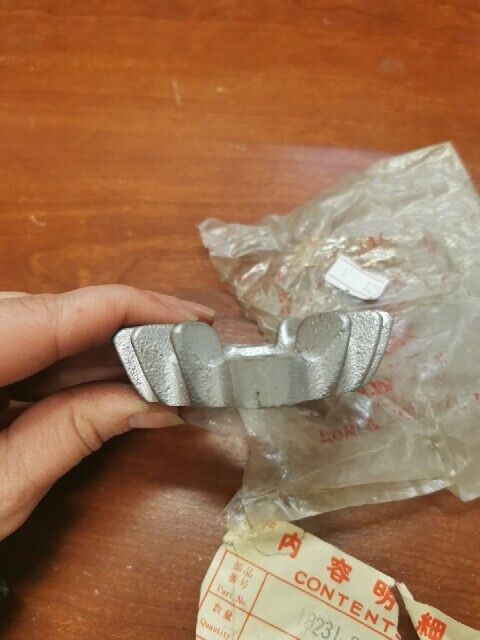 NOS Honda C72 C77 C78 CA72 CA77 CB72 CB77 EXHAUST PIPE JOINT 18231-259-000 H97