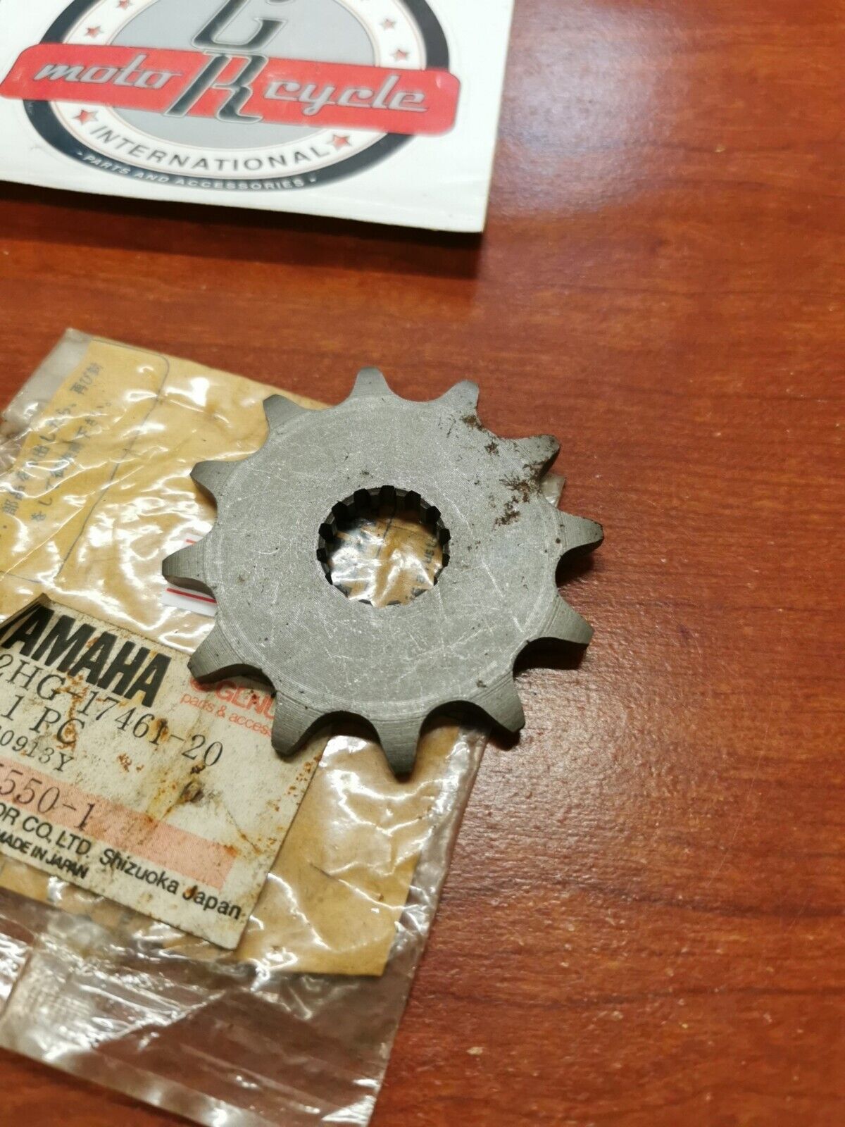 NOS Yamaha DRIVE SPROCKET 12T 2HG-17461-20-00 SUB. 9383A-12017-00 Y89