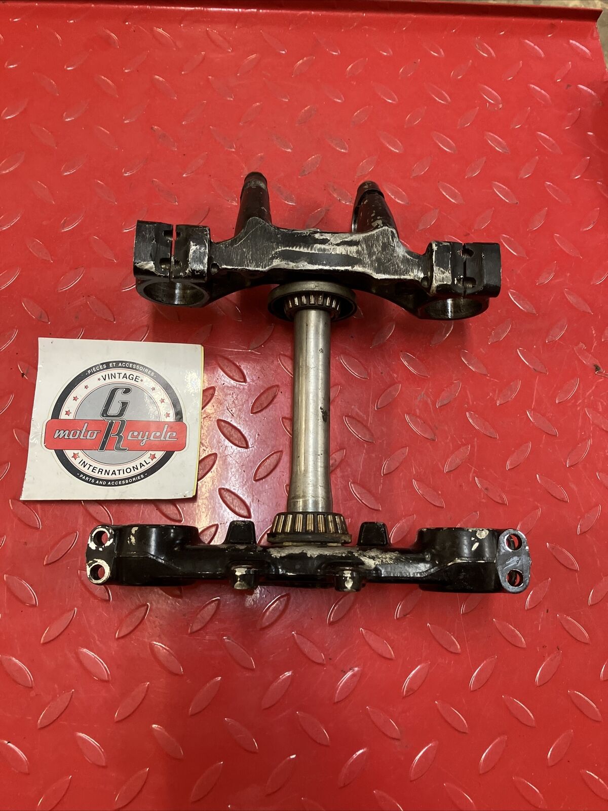 Yamaha YZ400 1977 triple clamp tree steering stem handle crown 1W4-23345-L1-33