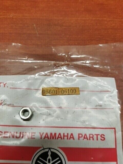 NOS Yamaha BR250 BW200 DT125 DT50 U NUT 95601-06100-00 SUB 95617-06100-00 Y129