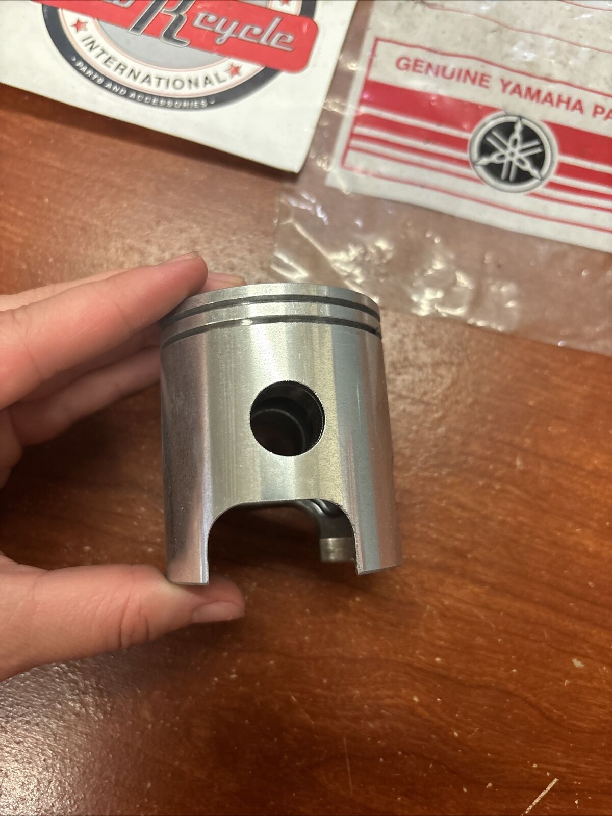 NOS Yamaha AT2 AT3 PISTON 3RD O/S 316-11637-00-00 Y175