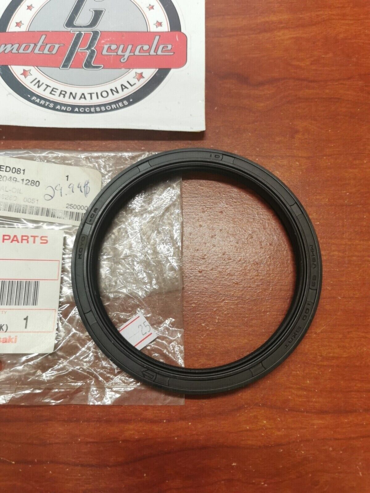 NOS Kawasaki VN1600 VN1500 ZG1400 OIL SEAL 92049-1280 K35
