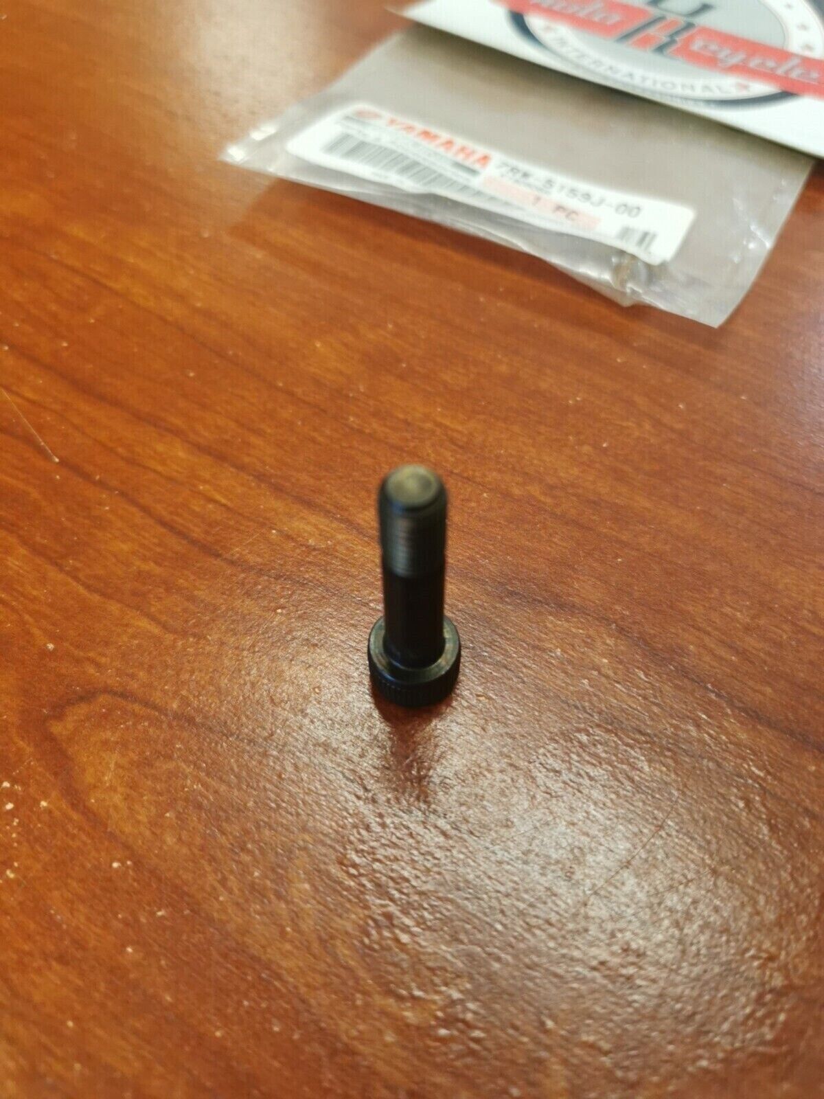 NOS Yamaha SPECIAL BOLT 1 7RW-5159J-00-00 Y81