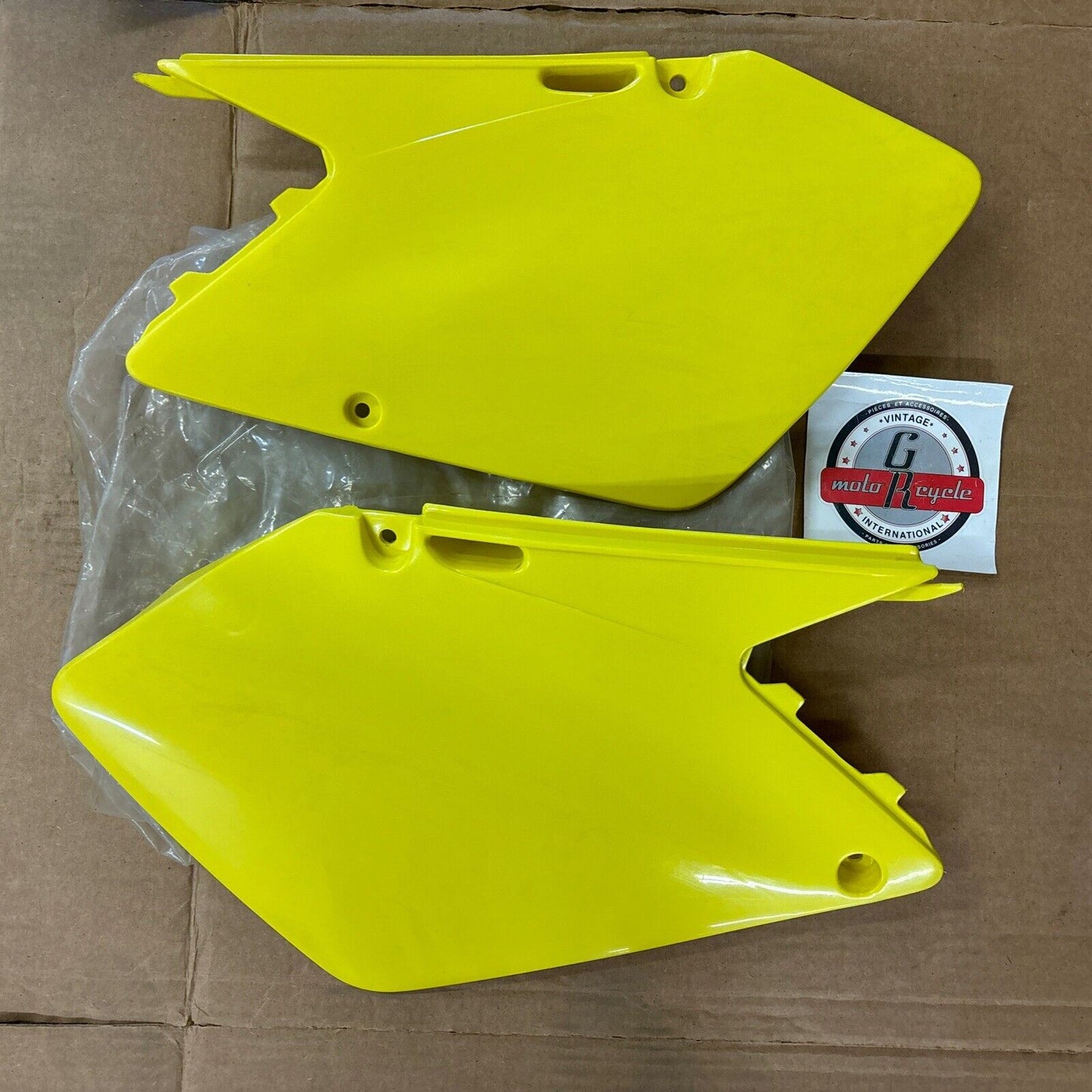 NOS UF0 PLAST 2003 - 2007 RM125 RM250 SIDE PANELS YELLOW SU03996102