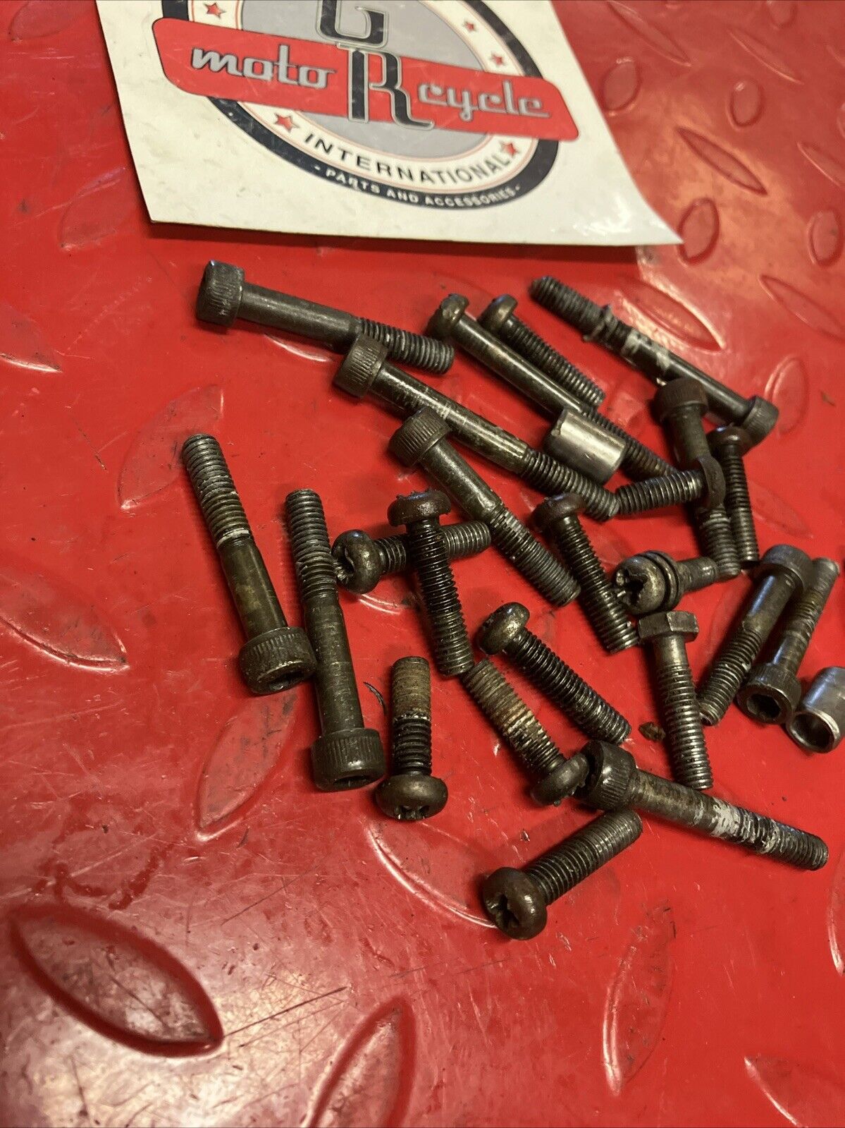 Yamaha YZ125 1983 Engine motot bottom end crankcase and cover bolt hardware