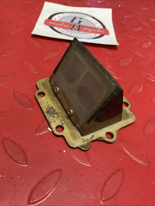 Kawasaki KX125 1999 2000 2001 2002 Reed valve cage block U7