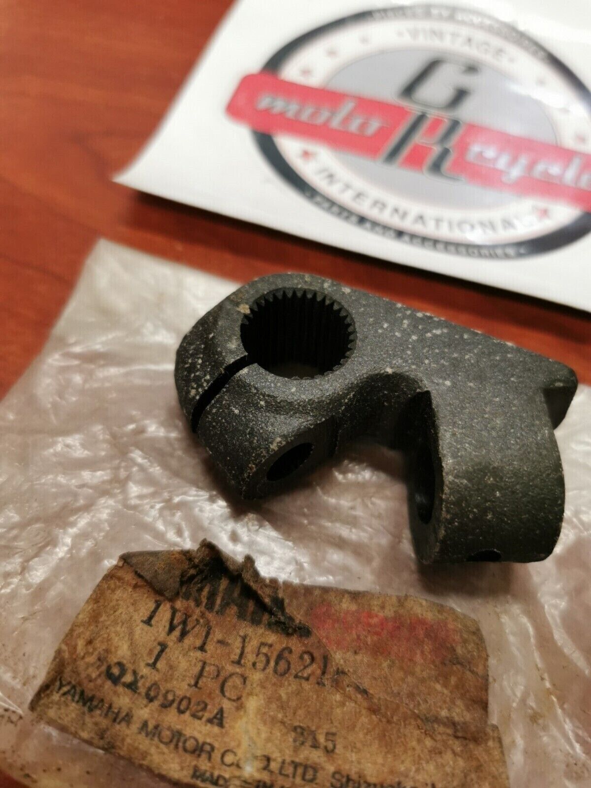 NOS Yamaha YZ100 DT125 KICK CRANK BOSS 1W1-15621-00-00 SUB. 1W1-15621-01-00 Y86