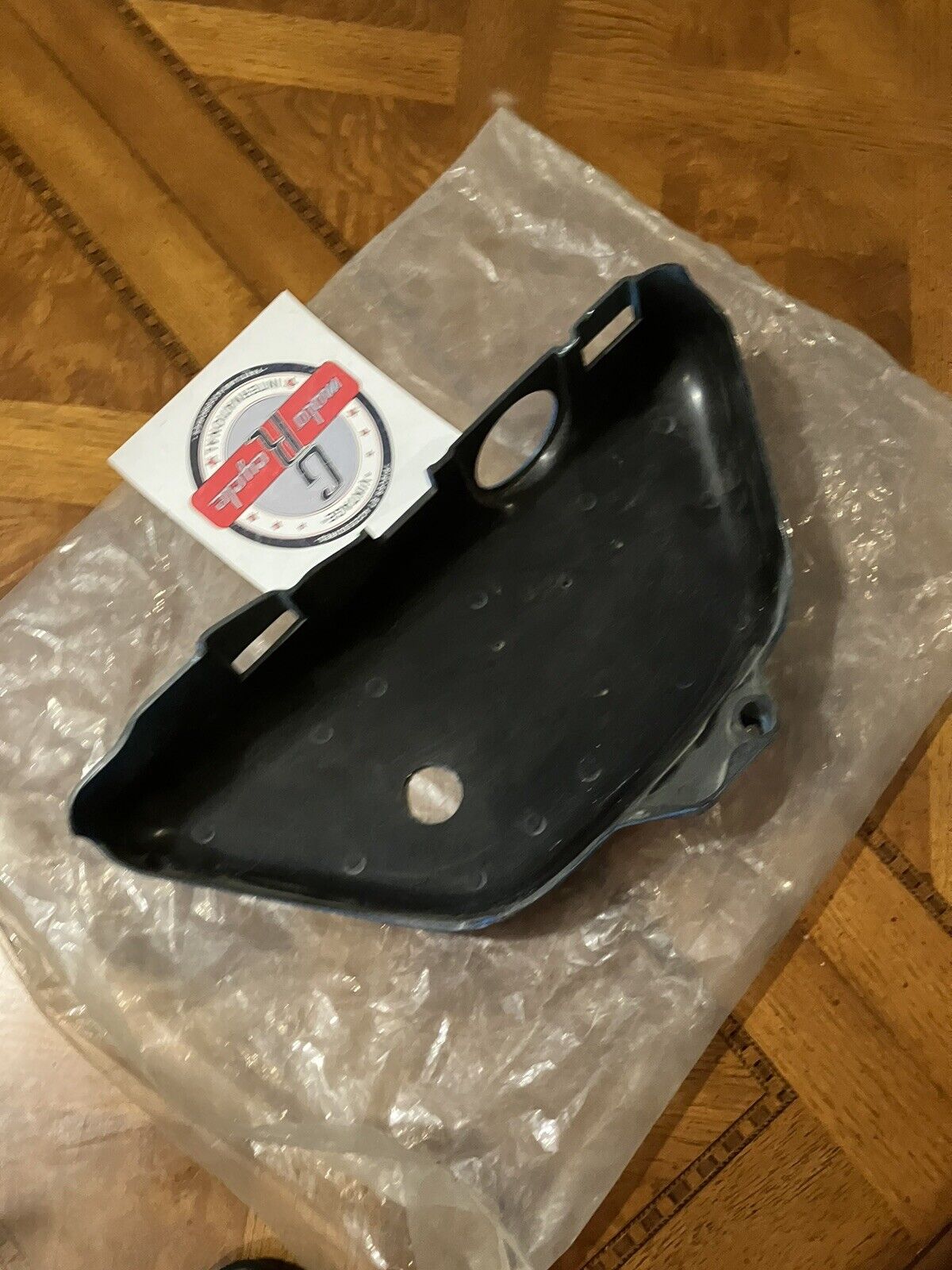 NOS Kawasaki S1 S2 1973 RIGHT SIDE COVER PANEL OIL TANK COVER 36007-031-93 K35 2