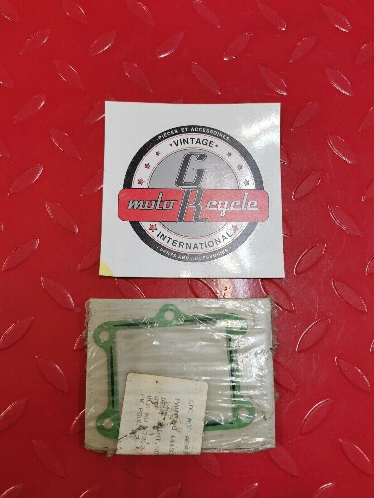 NOS Honda CR250R 1994 GASKET REED VALVE 14132-HE0-000 H10